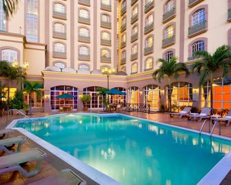 Hilton Princess Managua - מנגואה - בריכה