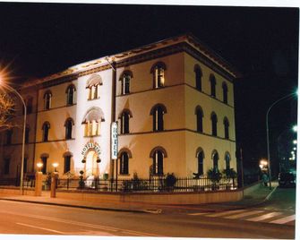 Hotel 2000 - Fabriano - Будівля