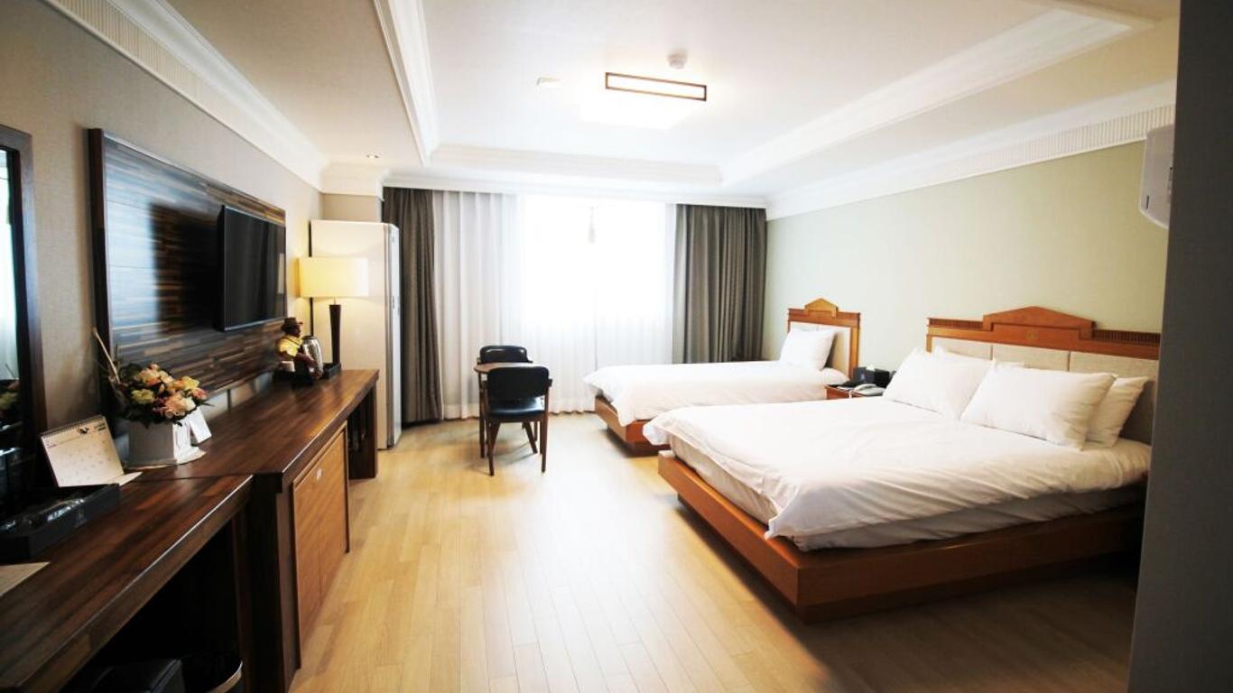 Empire Tourist Hotel