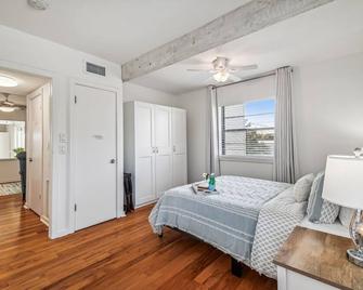 Hernando Hideaway:Heated Pool/Decks/Dock/Balcony/Yard w/ Firepit/Kayaks - Hernando Beach - Bedroom