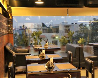 Stovehouse Inn - Ambāla - Restaurant