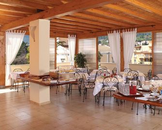 Hotel La Filadelfia - Lipari - Ресторан