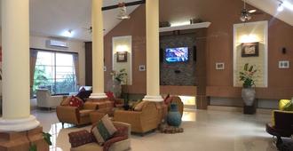 Budsaba Resort & Spa - Bang Lamung - Σαλόνι ξενοδοχείου