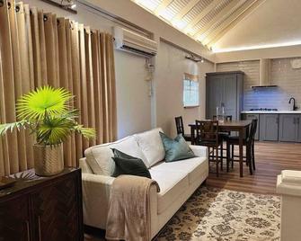 Entire House in Central Trinidad with Modern Finishes - 10 mins from highway - Couva