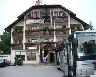 Hotel Krona Domzale - ליובליאנה - בניין