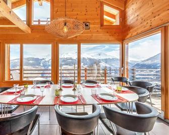 Stylish Chalet With Sauna In Hérémence - Hérémence - Comedor