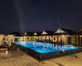 Bu-Gaan Sukhothai Village - Сухотаі - Басейн