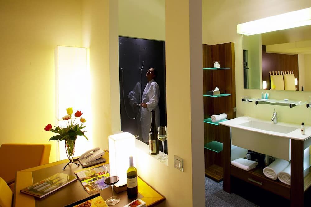 Bathroom view of Hotel Rathaus - Wein & Design