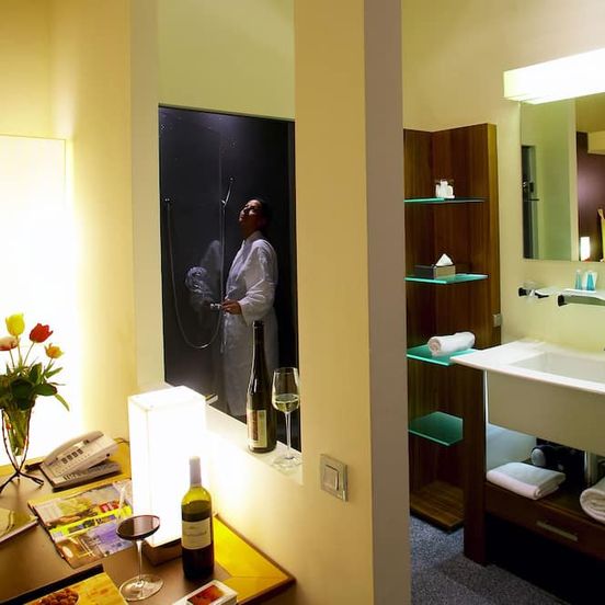 Bathroom view of Hotel Rathaus - Wein & Design