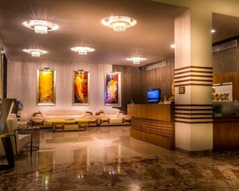Hotel Sea N Rock - Thane - Rezeption