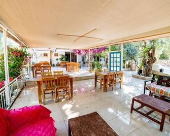 Eucalyptus Pension - Gelemiş - Edificio