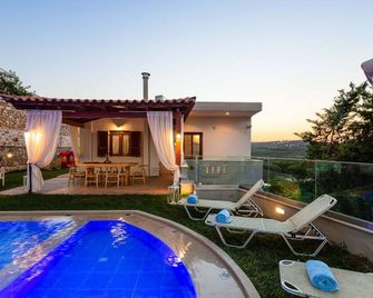 Villas in Crete with Private Pool & Beaches - Achlades - Piscina