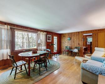Pickerel Cove Cottage - Mashpee