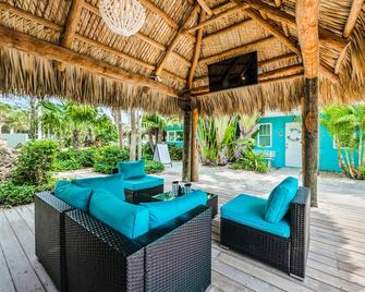 Tropical Breeze Resort - Sarasota - Patio