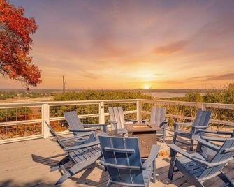 Hoa Pool: 4/2, Pano Lake Views, Private Hot Tub - Canyon Lake - Balkon