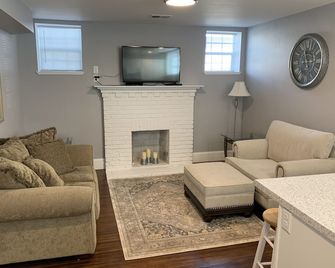 Casper's Cozy Craftsman Too - Casper - Living room