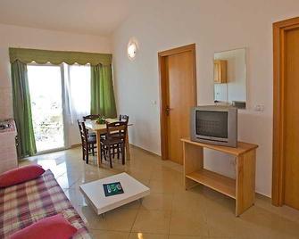 Arena Kazela Mobile Homes - Медулін - Вітальня