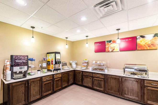Comfort Suites Grand Prairie Arlington North 82 1 2 5