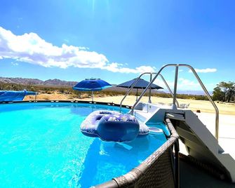 Indian Cove Ranch, Joshua Tree on the Border of National Park-Hot Tub-Pool-WiFi - Twentynine Palms - Pool
