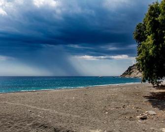Beautiful studios in quiet surroundings! - Psari Forada - Playa