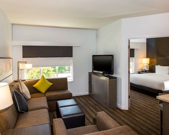 حياة هاوس سانتا كلارا - سانتا كلارا - غرفة معيشة