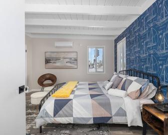 Astonishing Harbor 1b1b Themed House - Long Beach - Bedroom