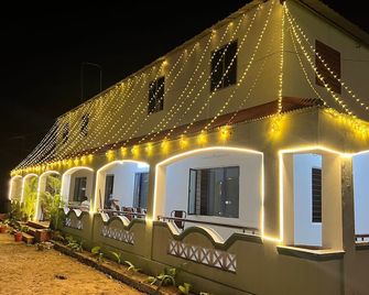 Mookambigai Residency - Tharangambadi - Edificio