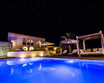 Ibizan house with garden, pool and outdoor jacuzzi. - Sant Joan de Labritja - Pool