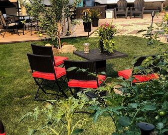 Relax & Enjoy the Sweetlife! Resort life awaits you at the Holiday Park Resort - Kelowna - Patio