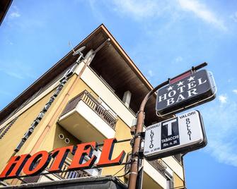 Hotel Schenatti - Sondrio - Gebouw