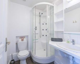 Appart'Hôtel Bellevue - Bayona - Baño