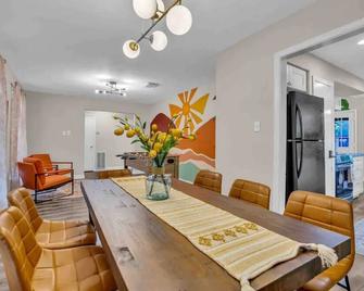 Beautiful 5br Houston Designer Villa - هيوستن