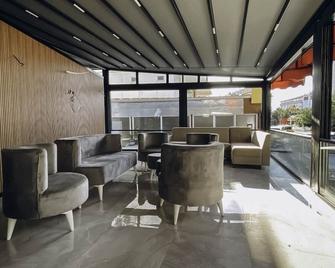 Harika otel konforunda daire - Antalya - Lounge