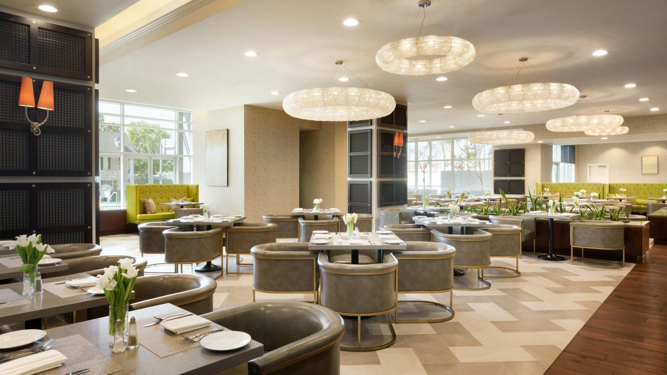 Embassy Suites by Hilton Los Angeles Glendale