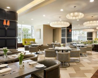 Embassy Suites by Hilton Los Angeles Glendale - Glendale - Restaurant