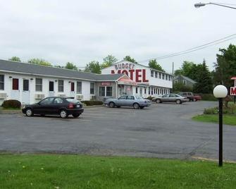 Allen's Budget Motel - Watertown - Gebäude