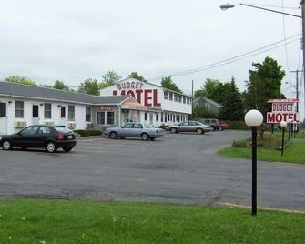 Allen's Budget Motel - Watertown - Budova