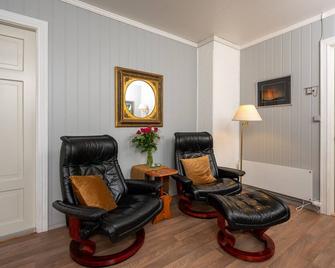 West-End Apartment - Andenes - Sala de estar