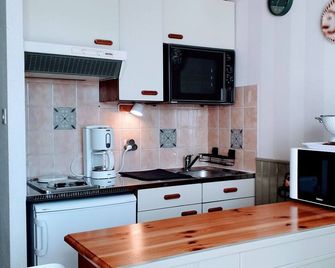 Duplex in Kervoyal - Damgan - in a waterfront residence - Damgan - Kitchen