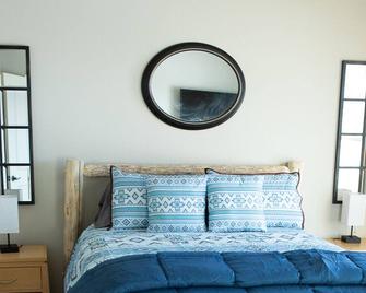 Located on Scenic Highway 130 Snowy Range - Saratoga - Bedroom