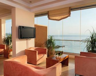 Corfu Maris Hotel - Бенітсес - Вітальня