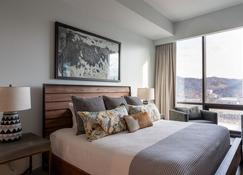 'The Views Over Pack Square Park' A Luxury Downtown Condo with Mountain and City Views at Arras Vacation Rentals - Asheville - Bedroom
