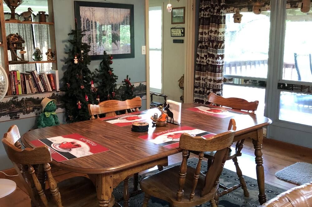 Secluded Quiet 2br 1bath Cabin In The Woods. Between Bloomfield & Ottumwa