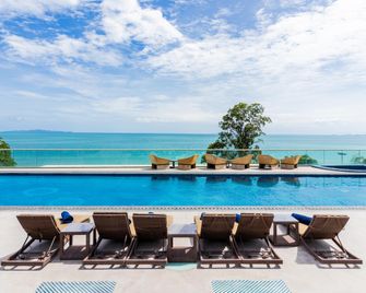 ذا سانكتواري ريزورت باتاي، بي دبليو سيجنيتشر كوليكشن - باتايا - حوض السباحة