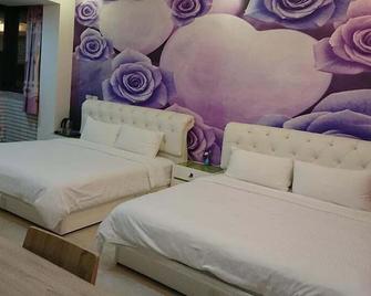 Relax Homestay - Jinning Township - Bedroom