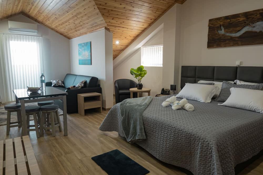 نيرييدا - هورتا - غرفة نوم