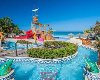 尼格瑞爾海灘度假溫泉酒店 - 內格利 - 格里爾 - 游泳池