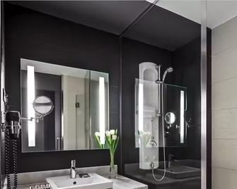 Hotel Zentral Castellana Norte - Madrid - Bad