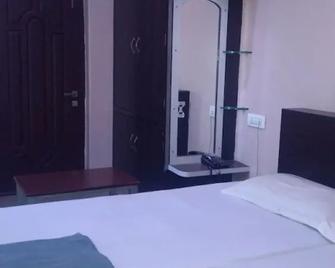 Iroomz Nagamayuri - Kurnool - Bedroom