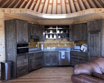 Luxury Yurt bordering Flathead Lake - Somers - Kitchen